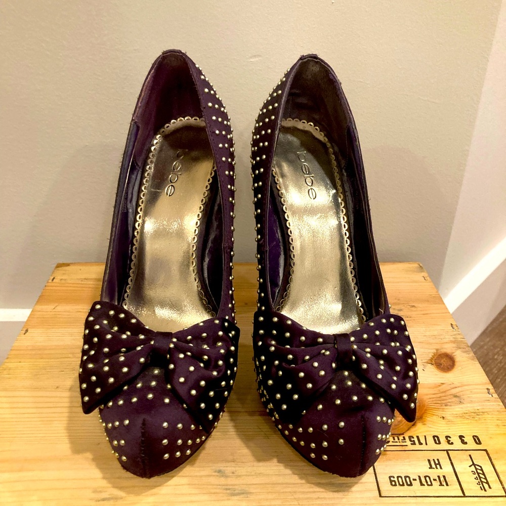 Gorgeous, purple Bebe heels size 8